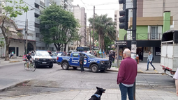 robo de autos en el centro de lomas: atraparon a un delincuente con un inhibidor de senal