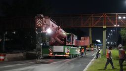 cierran la autopista dellepiane durante tres noches para montar un puente peatonal