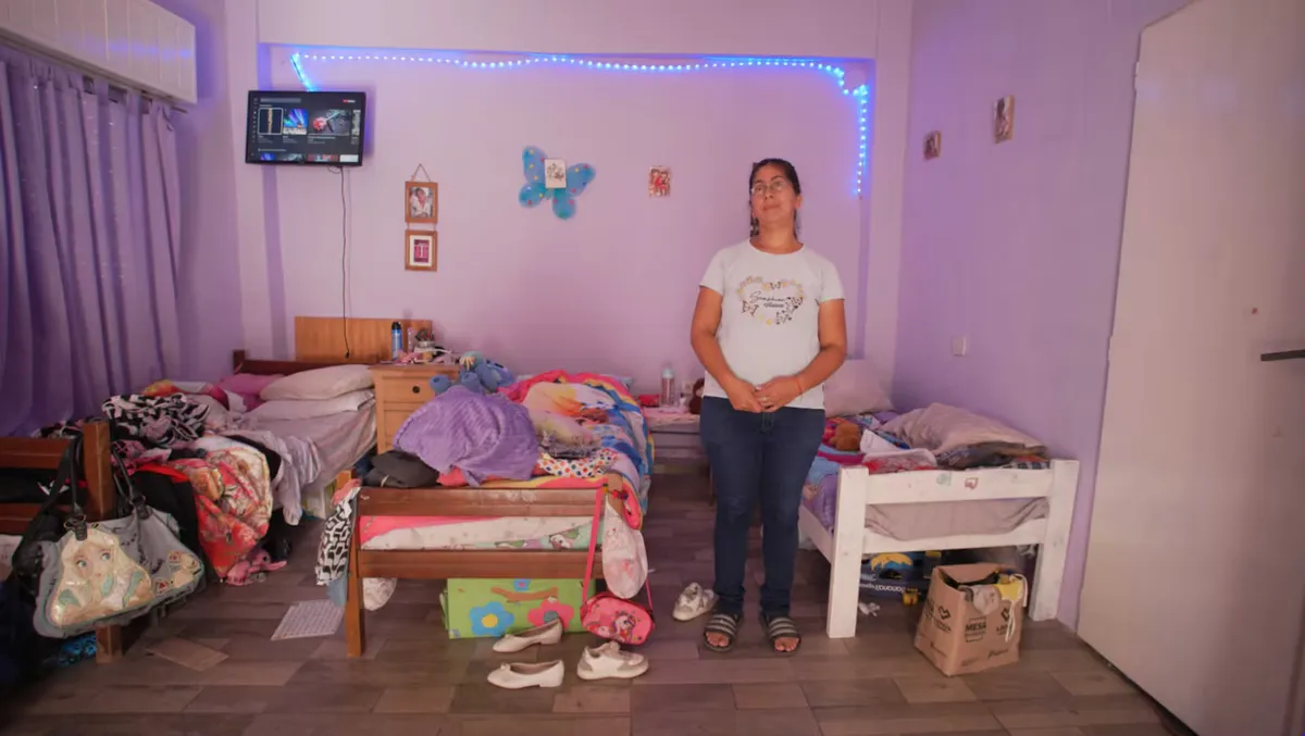 Andrea, en la habitación donde dormía Malena junto a su hija, Emma. 