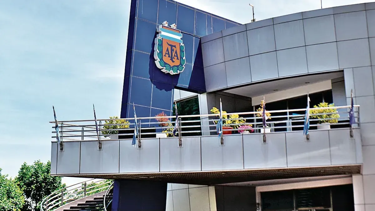 En su predio en Ezeiza, la Asociación del Fútbol Argentino (AFA) dispuso su espacio como centro de distribución.