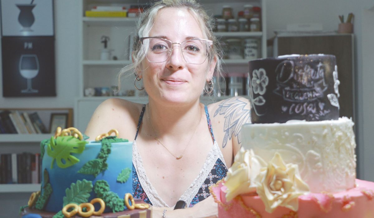 Furor por las tortas que parecen objetos: una vecina de Lanús se volvió viral por la Copa del Mundo
