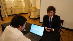 El Gobierno presentó el nuevo DNI electrónico y renovó el pasaporte argentino