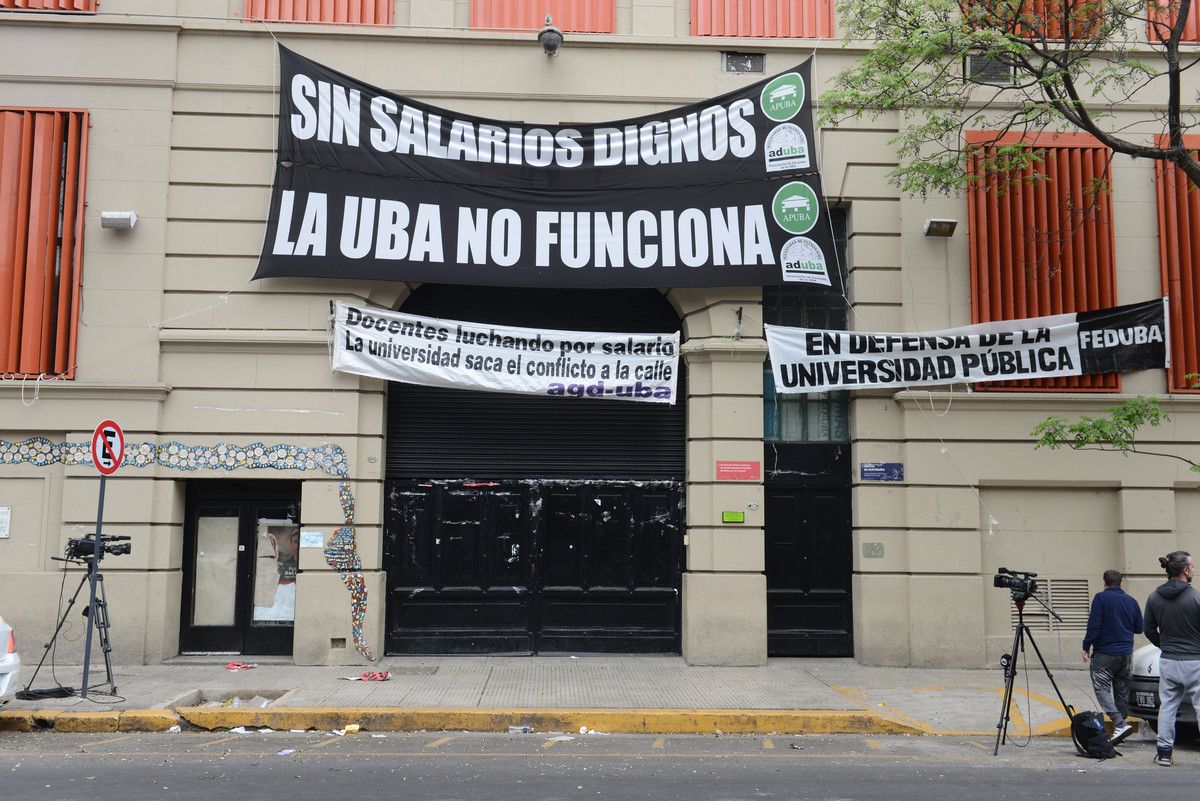 La medida amplía partidas para universidades nacionales, ANSES, el Programa Monotributo Social, becas y gastos de funcionamiento del Estado. La medida amplía partidas para universidades nacionales, ANSES, el Programa Monotributo Social, becas y gastos de funcionamiento del Estado.