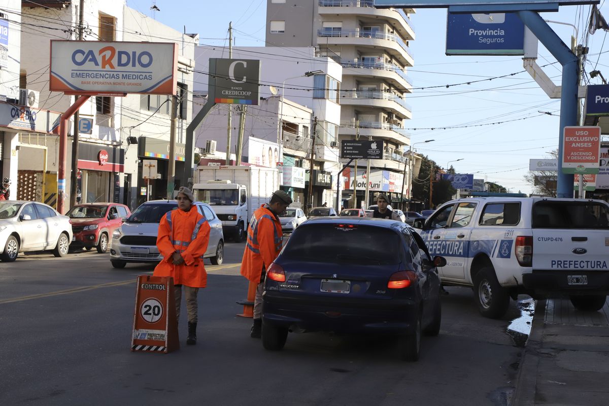 Operativos de prevención del delito en el centro de Monte Grande.