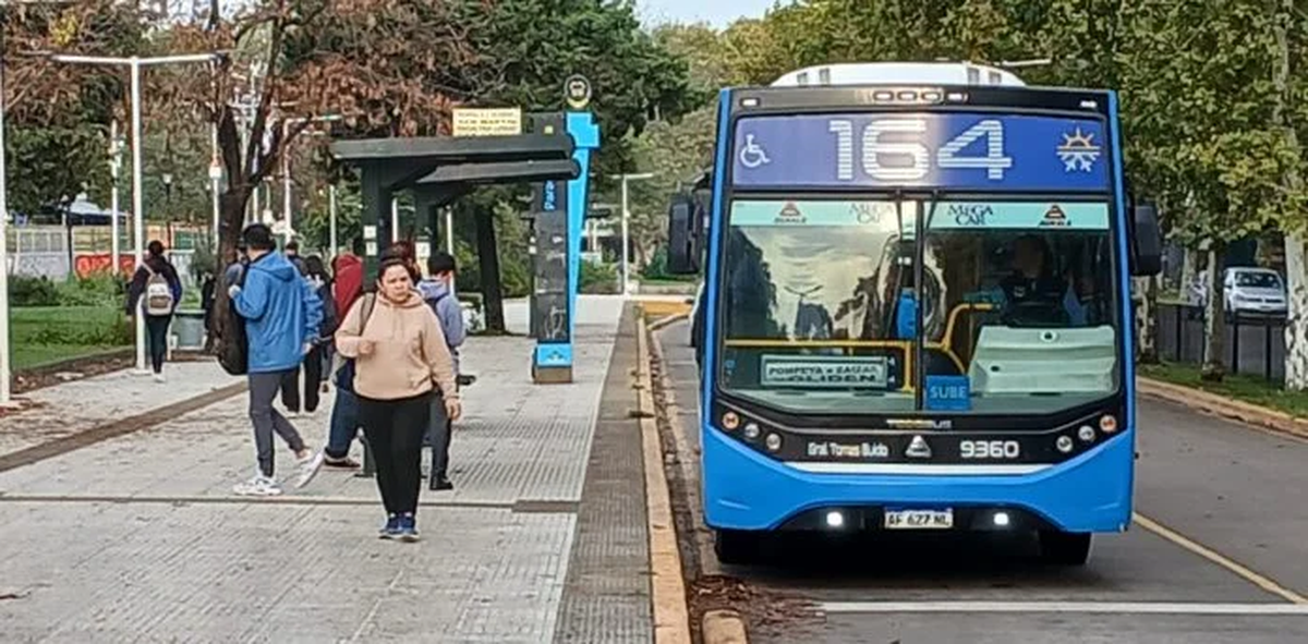Conflicto salarial. La UTA rechazó la oferta del 1% de aumento y analiza un nuevo paro de colectivos si no hay avances en la audiencia del 20 de enero.
