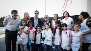 Kicillof inauguró la Escuela Primaria Nº 26 en Alejandro Korn y cuestionó el modelo del gobierno nacional