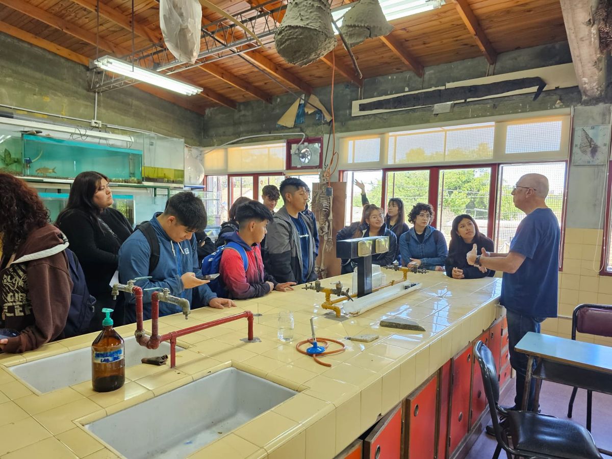 El ISFD N°35 de Monte Grande realizará el 4 de noviembre las charlas informativas para el ingreso 2026 a los profesorados en Química y Biología.  