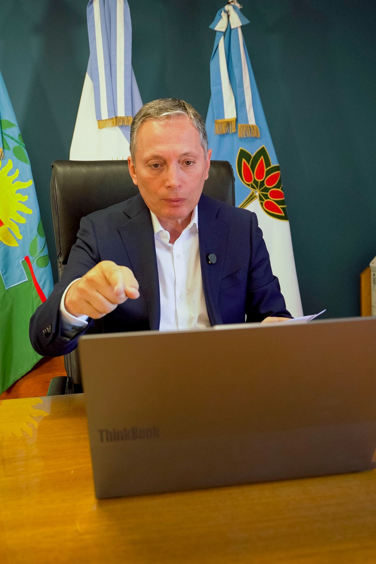 El intendente Fernando Gray participó de la audiencia pública por el boleto de transporte. 