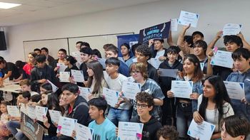 Más de 70 jóvenes de Almirante Brown recibieron diplomas en la muestra anual del Club de Robótica de la UNaB