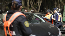 esteban echeverria: el municipio desplego operativos de control vehicular en la plaza mitre