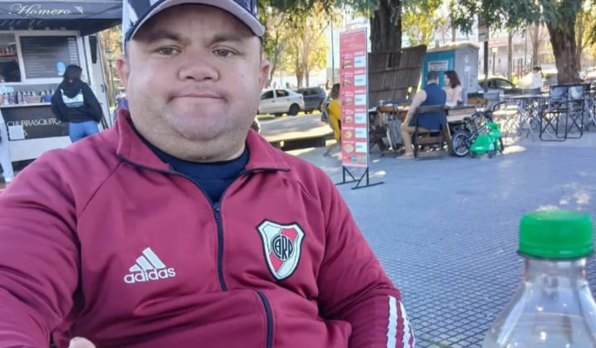 Nicolás Baez, el joven buscado en Lomas de Zamora. 