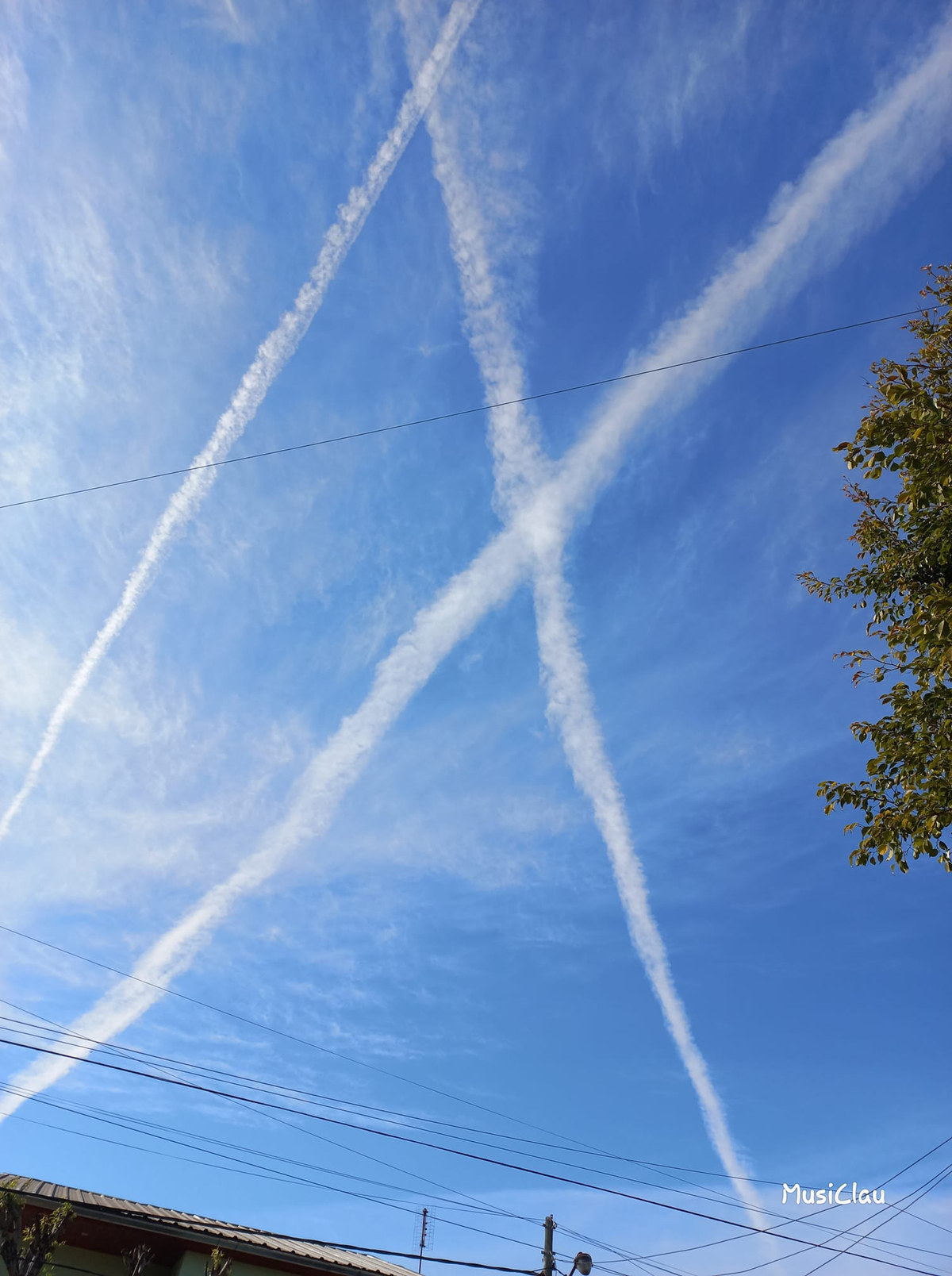 La explicación del rastro blanco que se vio en el cielo tiene que ver con los 