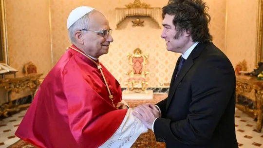 Javier Milei invitó al Papa León XIV para que visite la Argentina