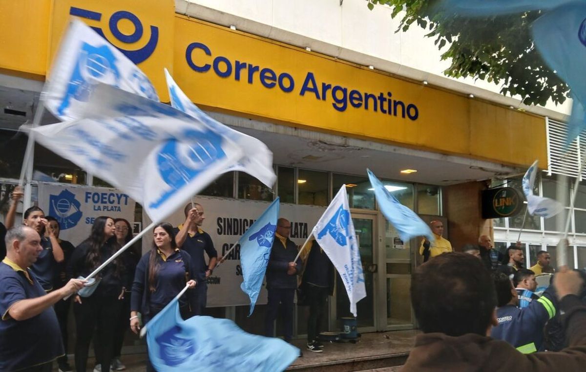 FOECYT confirm&oacute; un paro de 48 horas y exige la reincorporaci&oacute;n de los despedidos junto a un bono de $840.000.