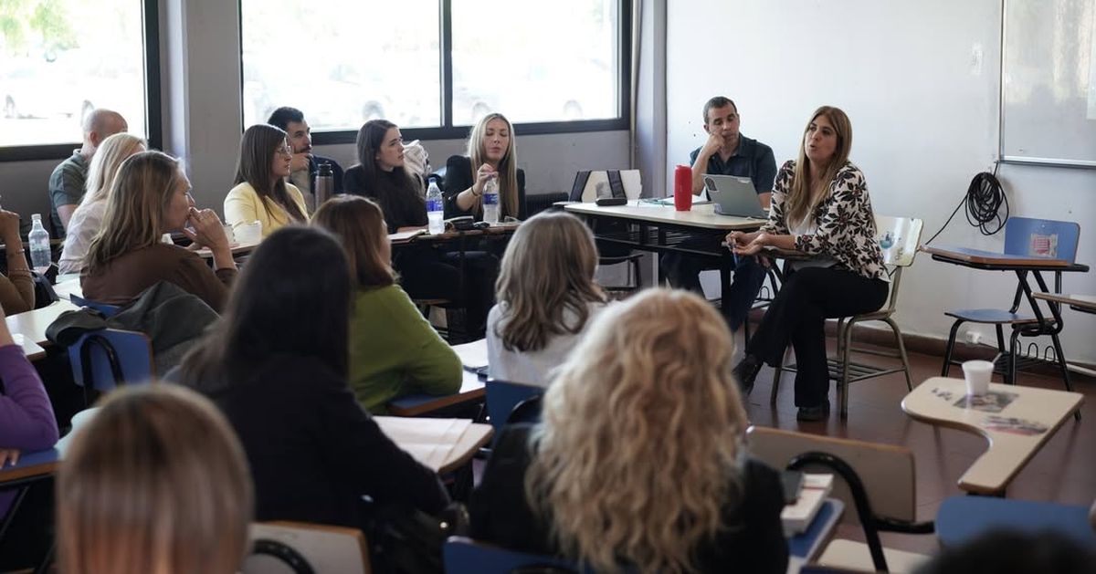 La inteligencia artificial se instala en las aulas y plantea nuevos desafíos pedagógicos. La inteligencia artificial se instala en las aulas y plantea nuevos desafíos pedagógicos.