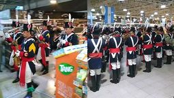 sorpresa patria en lomas: soldados patricios desfilaron en un shopping