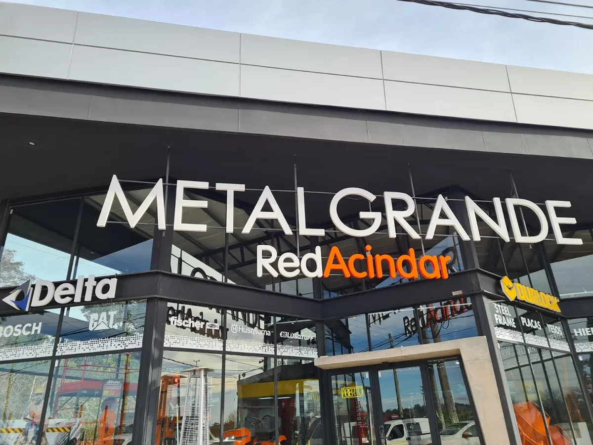 La sucursal Canning de Metal Grande. 