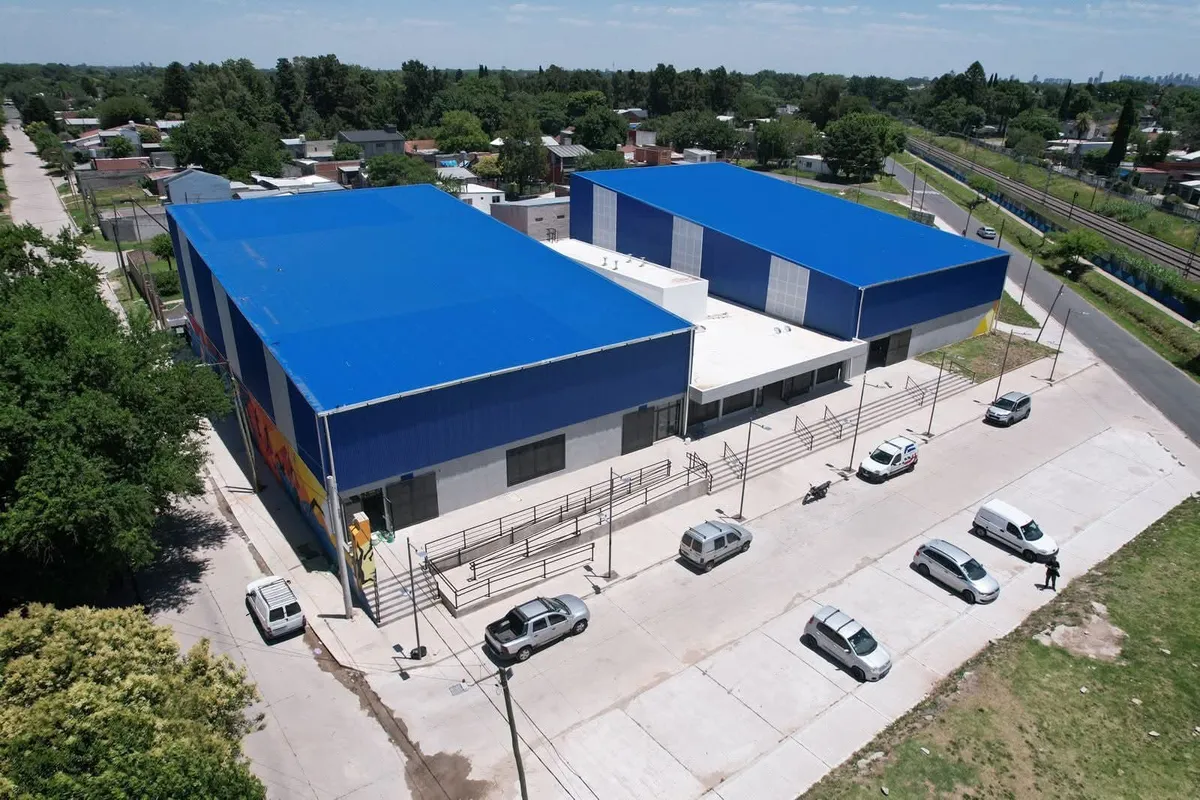 El Polideportivo de Rafael Calzada. El Polideportivo de Rafael Calzada.