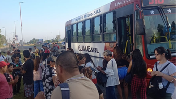 Reclamos por la línea 518 en Canning: trabajadores de countries de la Ruta 52 denuncian demoras