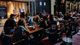 noche de las vinotecas: que locales participan en lomas y banfield